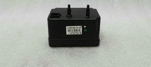 Mercedes-Benz CLS C219 Vacuum pump A0008003348