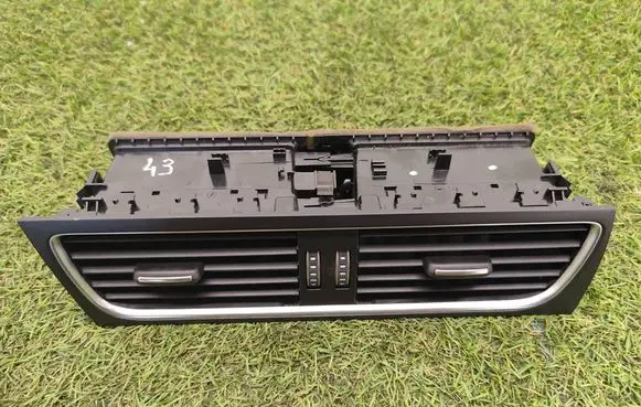 Audi A5 Sportback 8TA Dash center air vent grill 8T1820951D