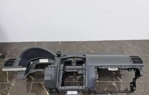 Volkswagen Touran I Dashboard 