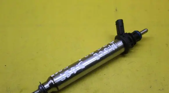 Mercedes-Benz GLE (W166 - C292) Fuel injector