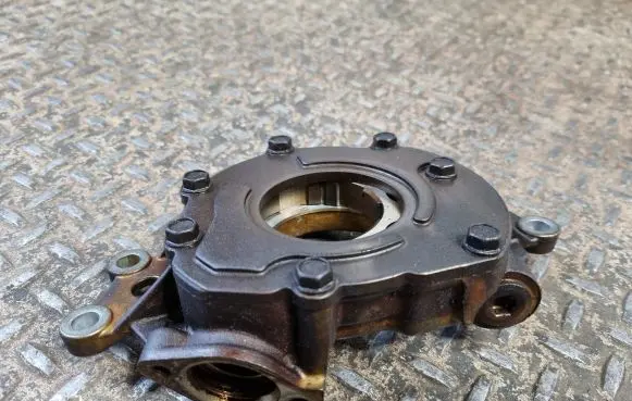 Cadillac Escalade Oil pump 12571896