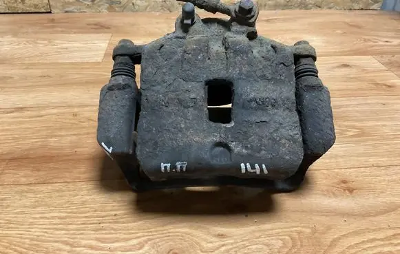 Opel Insignia A Front brake caliper