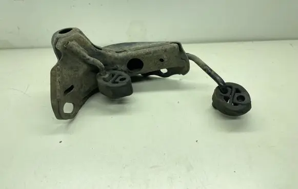 Lexus GS 250 350 300H 450H Muffler mount bracket/holder 5109530021