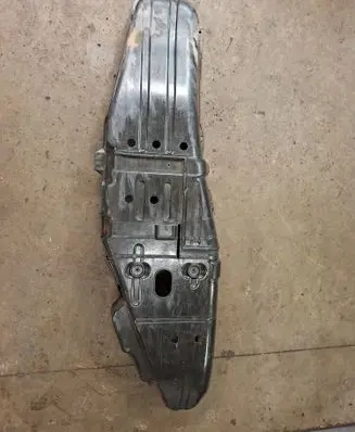 Mitsubishi Pajero Fuel tank bottom protection 
