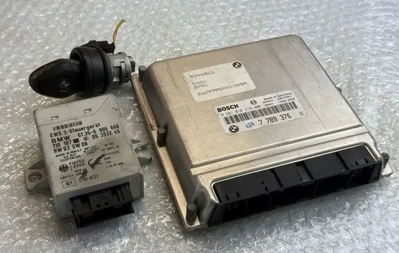 BMW 5 E39 Engine ECU kit and lock set 7789376 0281010314 6905666