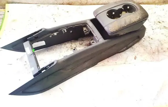 Audi Q7 4L Armrest 0622125989