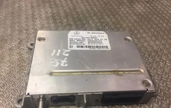 Mercedes-Benz E W211 Bluetooth control unit module 2118702726 A2118702726