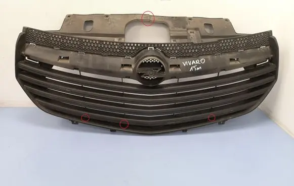 Opel Vivaro Front bumper upper radiator grill 623104066R