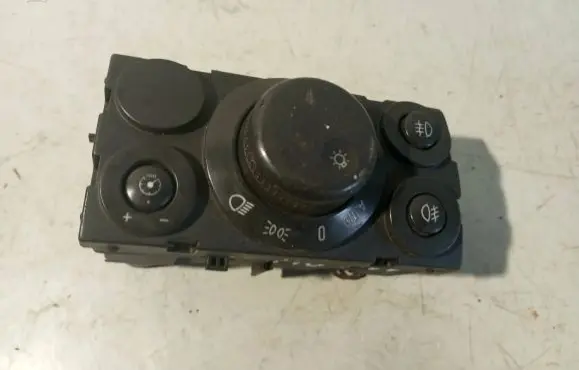 Opel Zafira B Light switch 131001