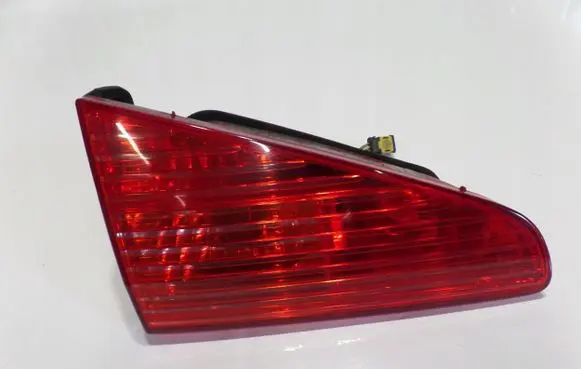 Peugeot 607 Tailgate rear/tail lights