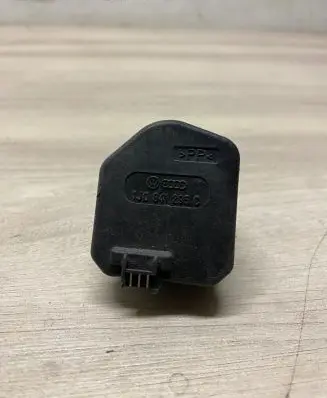 Volkswagen PASSAT B5.5 Headlight level adjustment motor 1J0941295C