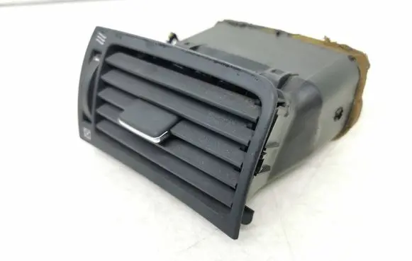 Toyota Avensis T250 Dashboard side air vent grill/cover trim 8221 5818