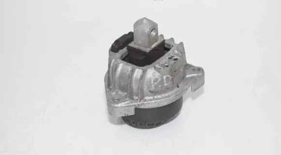 BMW 5 F10 F11 Engine mount bracket 6777371 22116777371