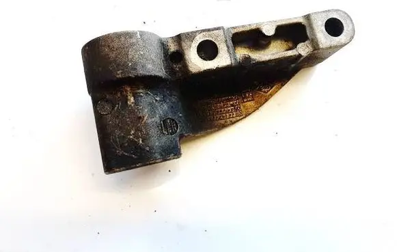 Renault Megane III Engine mounting bracket 8200806408