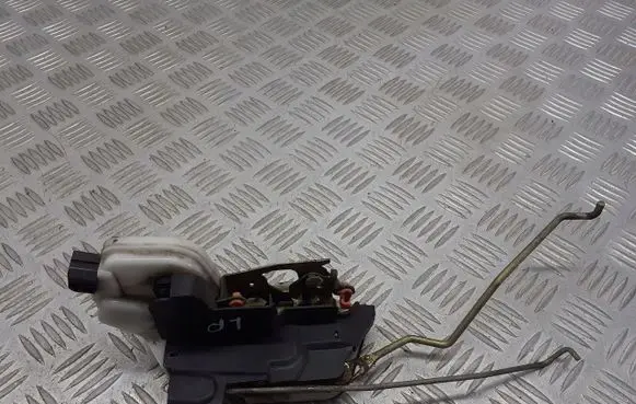 Mitsubishi Galant Front door lock 