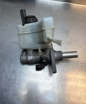 Audi Q3 8U Master brake cylinder 5N0945459A 1K0945659A