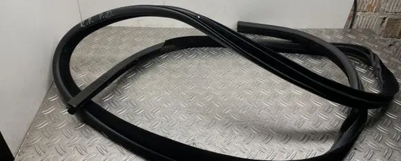 Land Rover Range Rover Sport L494 Front door rubber seal 