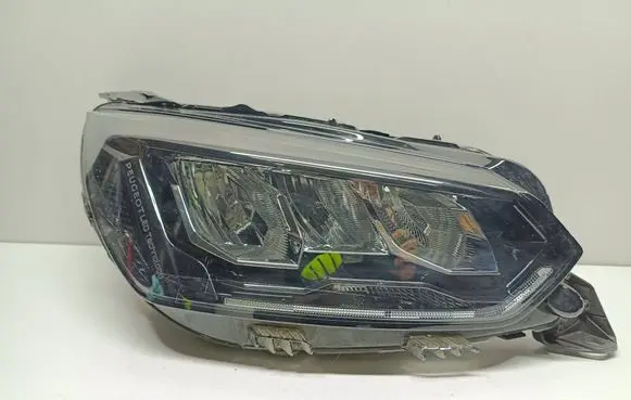 Peugeot 208 II Headlight/headlamp 9855524880