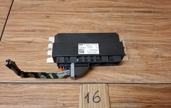 BMW 3 G20 G21 Suspension control unit/module 8835394