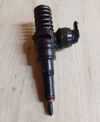 Volkswagen Sharan Fuel injector 038130073AK