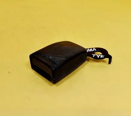 Citroen Xsara Picasso Rear seatbelt buckle 