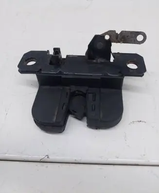 Volkswagen Caddy Loading door lock 2K0827505