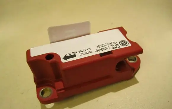 Volkswagen Golf IV Airbag deployment crash/impact sensor 1J0909606D