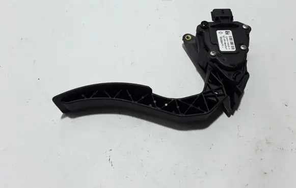 Renault Captur Accelerator throttle pedal 180029347R
