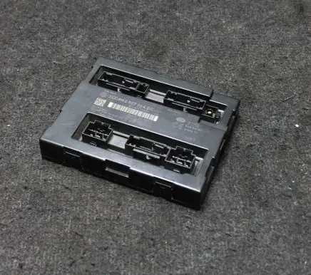 Audi A4 S4 B8 8K Central body control module 8K0907064DC
