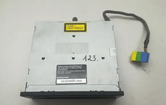 Volkswagen PASSAT B5.5 CD/DVD changer FA011730
