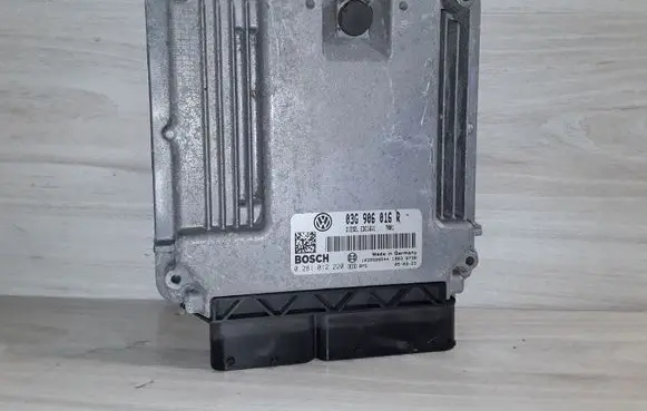 Volkswagen Golf Plus Engine control unit/module 0281012220 03G906016R