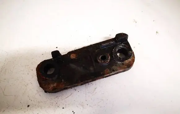 Honda CR-V Engine mounting bracket