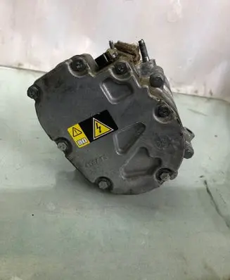 Volvo XC60 Air conditioning (A/C) compressor (pump) 32333863