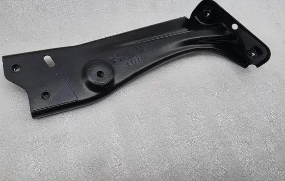 Skoda Octavia Mk3 (5E) Fender mounting bracket 5E0821142A