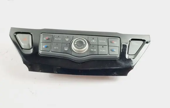 Nissan Pathfinder R52 Climate control unit 682613KA0 68261 27500