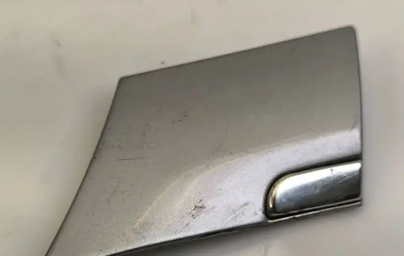 Rear fender molding trim