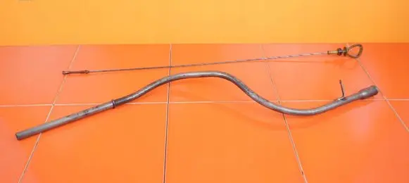 Chrysler 300 - 300C Oil level dip stick 19MB4