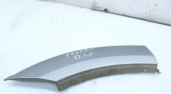 Mitsubishi Pajero Fender trim (molding) MR478750