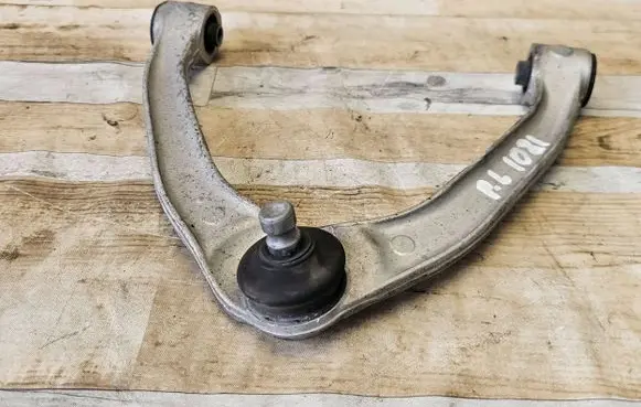 Infiniti Q50 Front lower control arm/wishbone