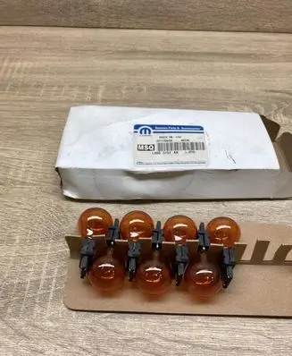 Chrysler 300 - 300C Headlight/headlamp bulb L0003757AK 7PSC