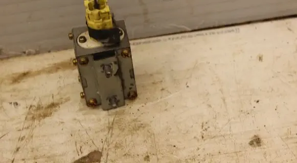 Mitsubishi Pajero Airbag deployment crash/impact sensor MR551787