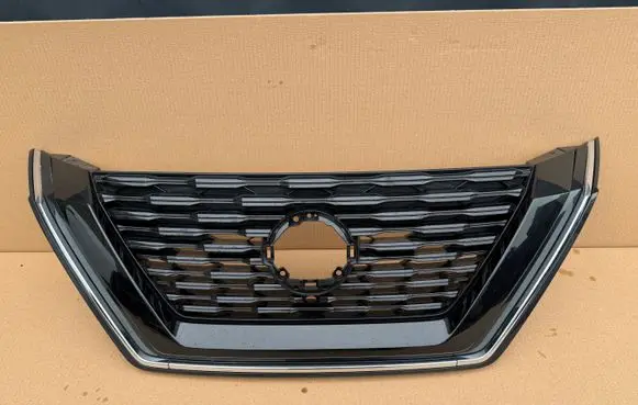 Front bumper upper radiator grill