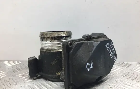 Volkswagen Tiguan Throttle valve 03L128063E
