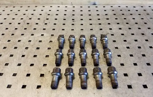 Volkswagen PASSAT B8 Nuts/bolts 
