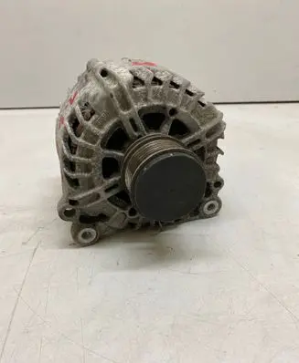 Volkswagen PASSAT B7 Generator/alternator 03L903023B 2608426A 311049528