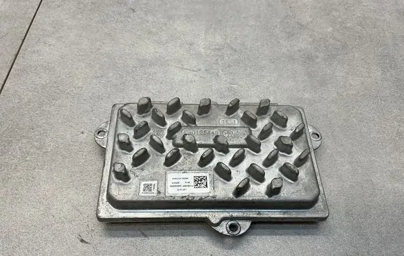 Peugeot 2008 II LED ballast control module L371210 H32ABR