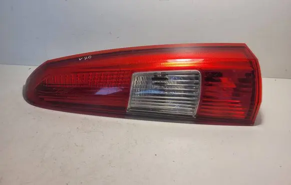 Volvo V70 Rear/tail lights 9154494
