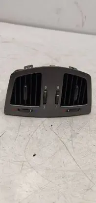 BMW 7 E65 E66 Rear air vent grill 7002395