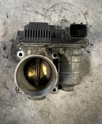 Nissan Primera Throttle valve SERA57601 A2421 57601