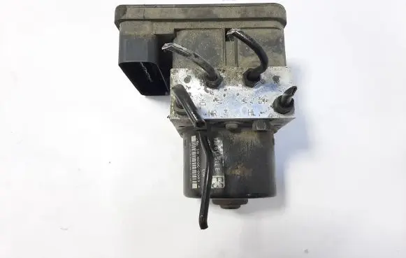 Volkswagen Golf IV ABS Pump 1C0907379E 1J0614517E